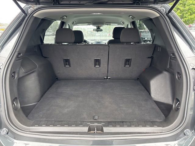Used 2021 Chevrolet Equinox LT w/ LPO, Cargo Package AWD/4WD image 11