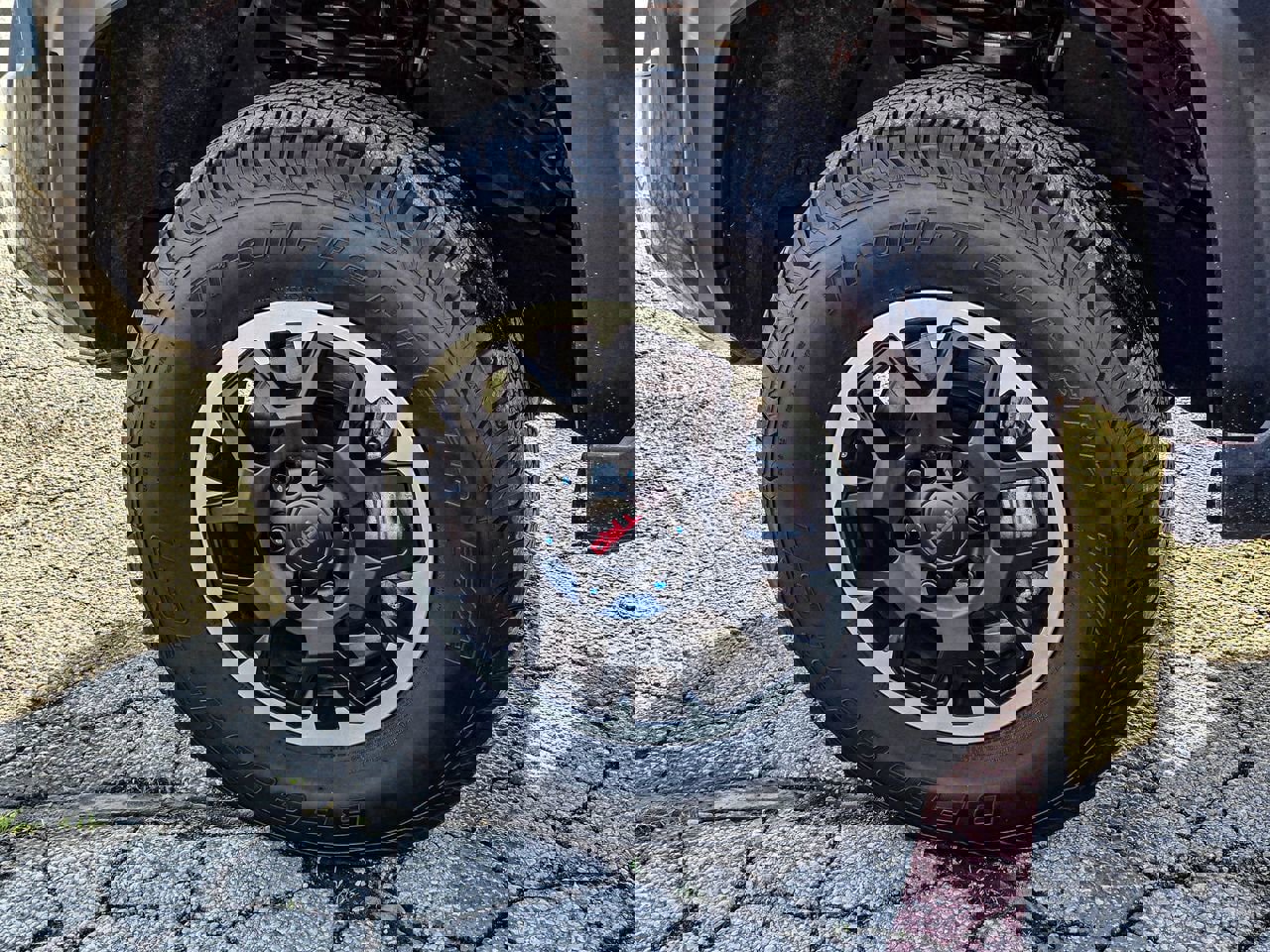 Used 2024 Toyota Tacoma TRD Off-Road image 8