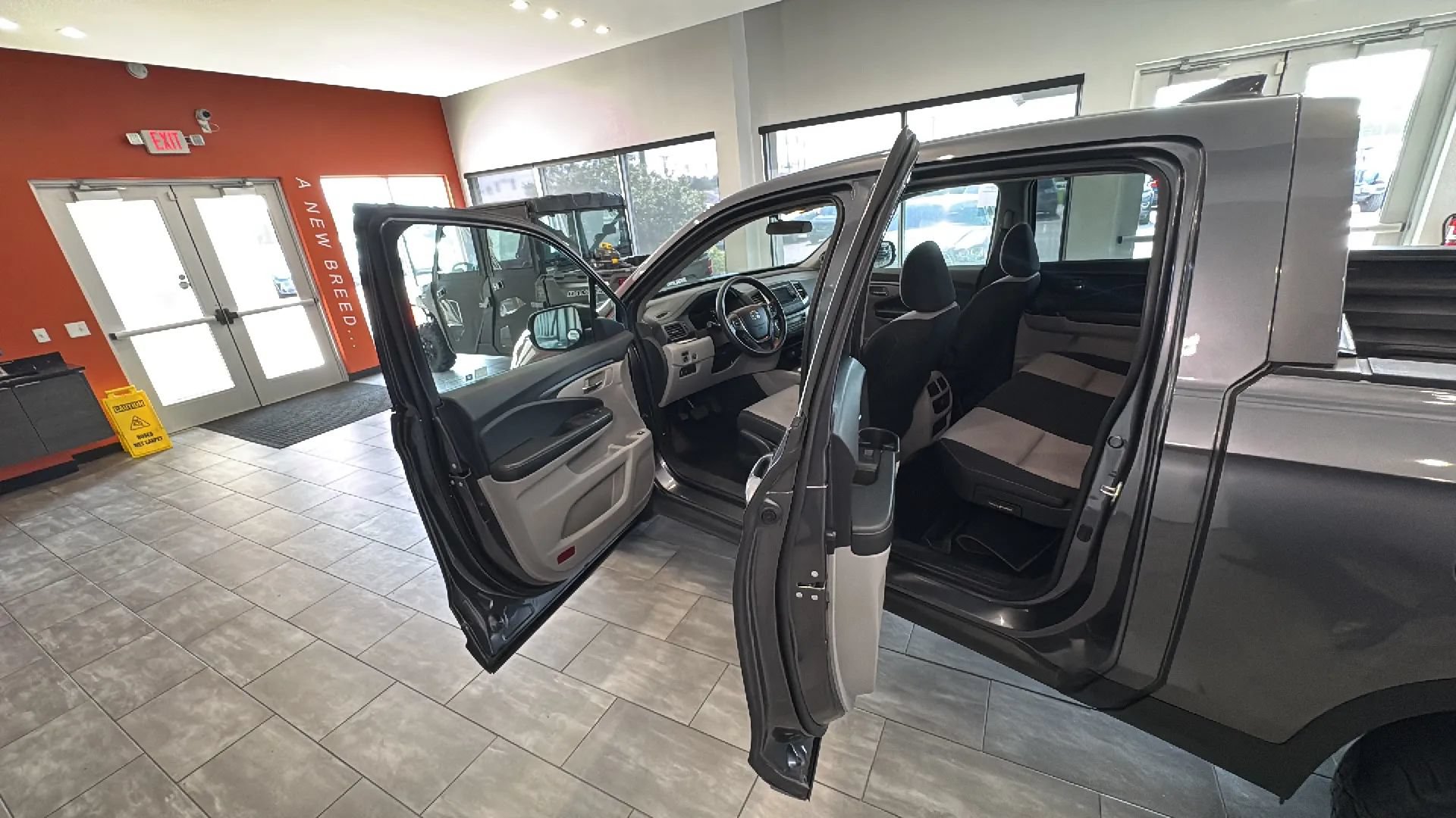 Used 2017 Honda Ridgeline RTS image 25