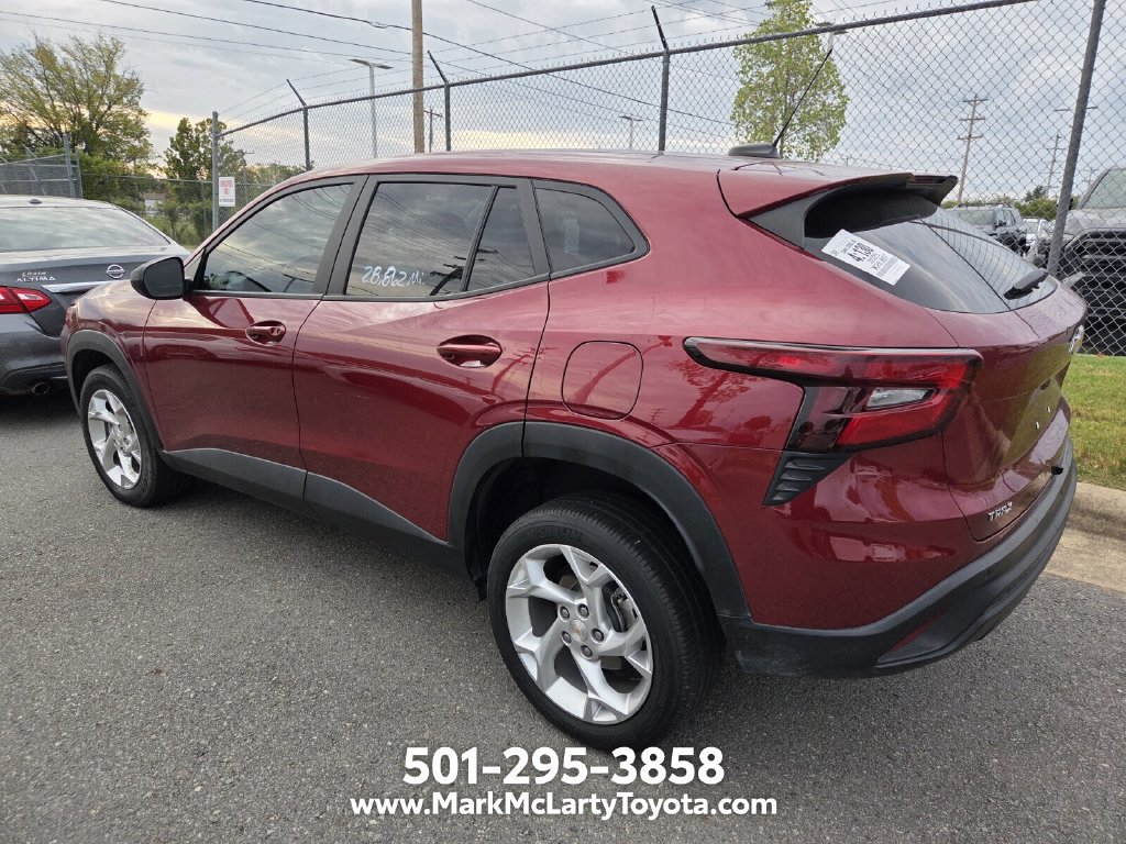 Used 2025 Chevrolet Trax LS w/ LS Convenience Package FWD image 5