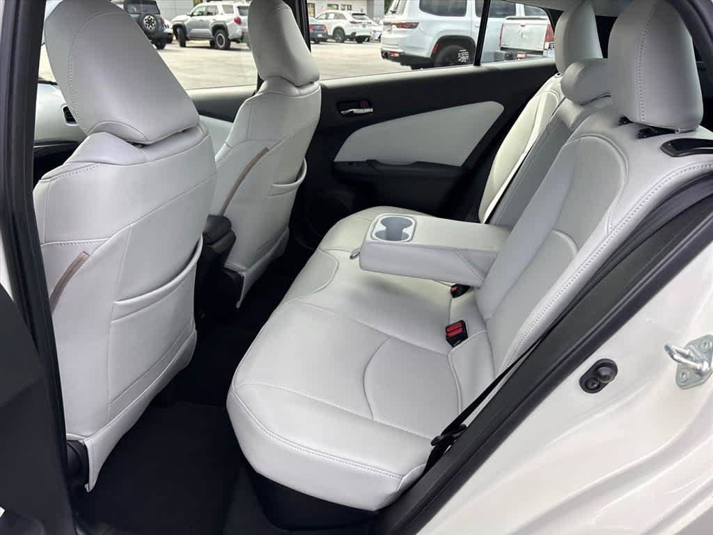 Used 2018 Toyota Prius Three Touring FWD image 9