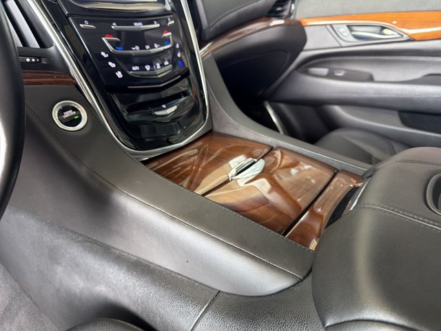 Used 2016 Cadillac Escalade Premium RWD image 21