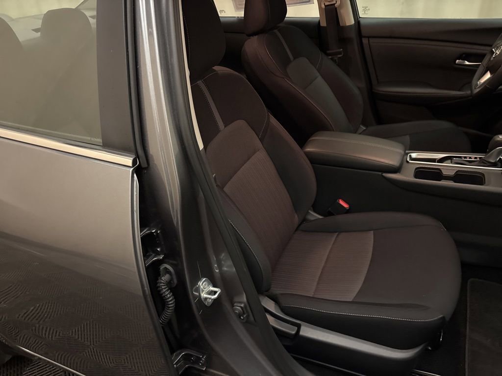Used 2025 Nissan Sentra SV w/ All-Weather Package FWD image 22