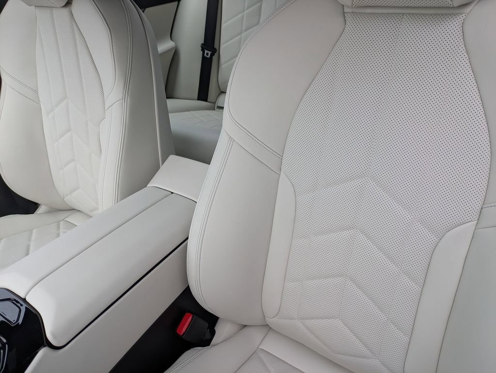 New 2026 BMW 530i xDrive w/ Premium Package AWD/4WD image 17