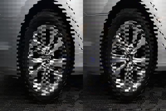 Used 2013 Hyundai Azera Limited image 5