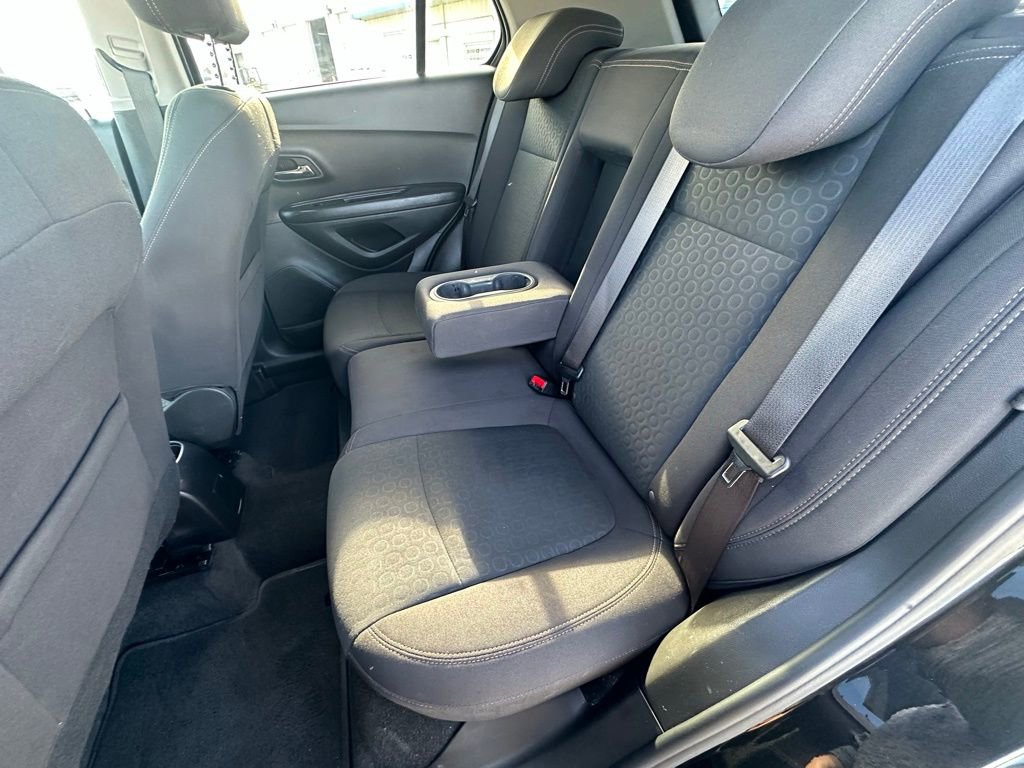 Used 2022 Chevrolet Trax LS w/ Tint and Cruise Package image 24