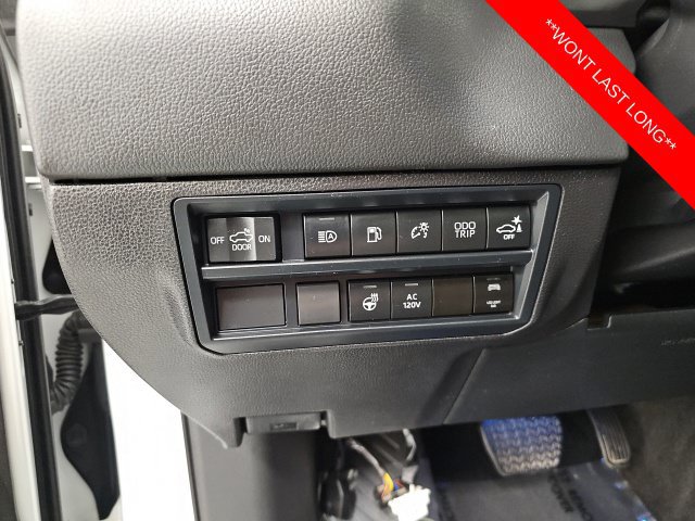 Used 2024 Toyota Tundra Limited AWD/4WD image 18