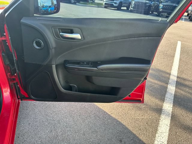 Used 2018 Dodge Charger SXT w/ Blacktop Package RWD image 20
