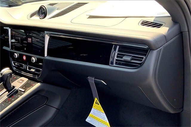 New 2025 Porsche Macan Turbo image 22