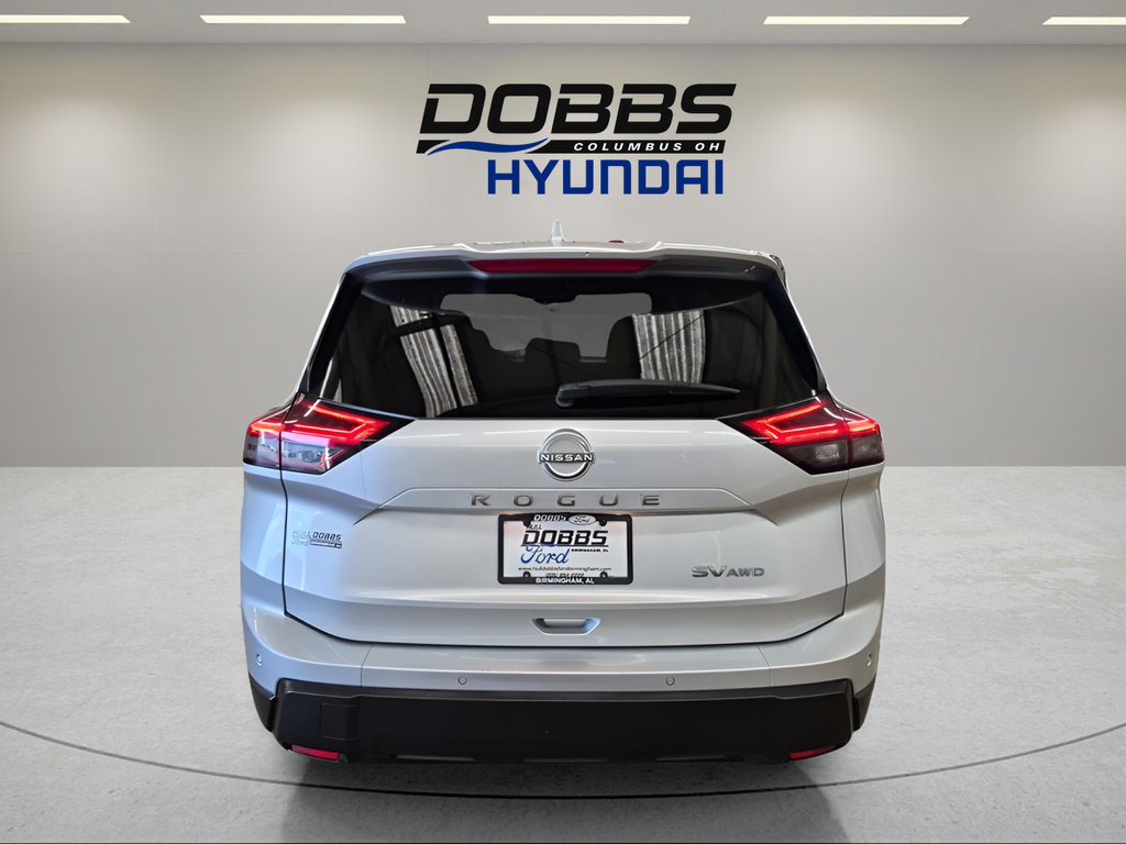 Used 2024 Nissan Rogue SV AWD/4WD image 4