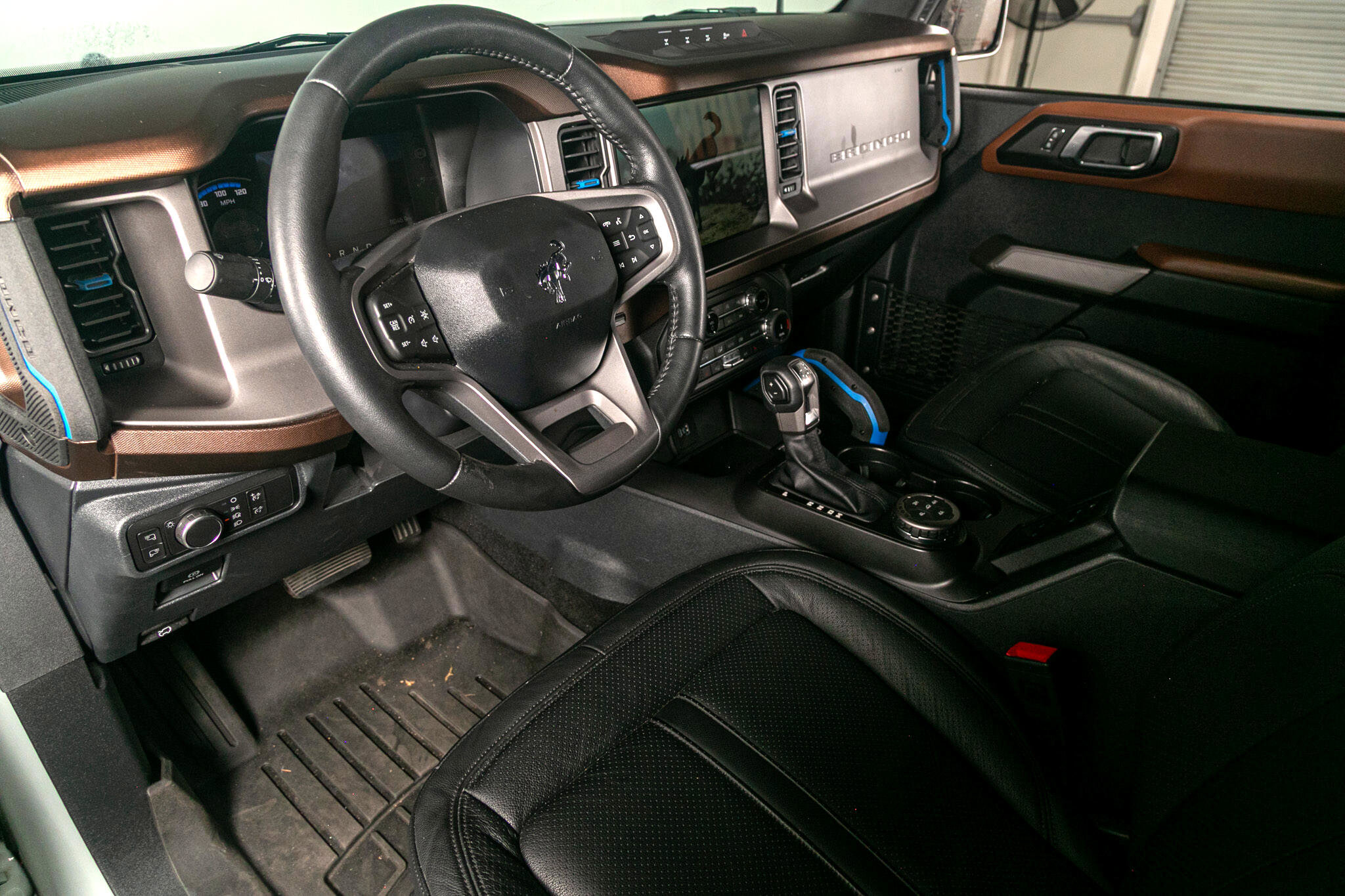 Used 2022 Ford Bronco Outer Banks w/ Sasquatch Package image 2