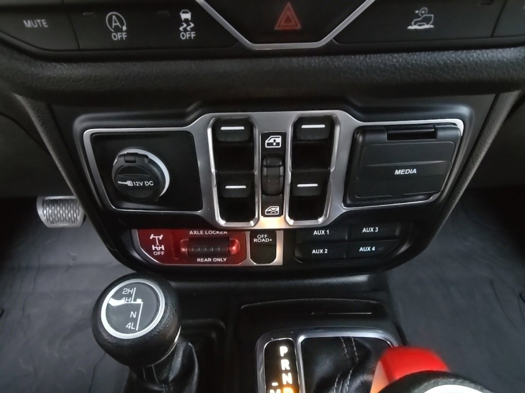 Used 2024 Jeep Wrangler Willys image 16