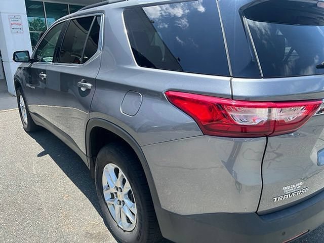 Used 2019 Chevrolet Traverse LT w/ LPO, Floor Liner Package FWD image 4