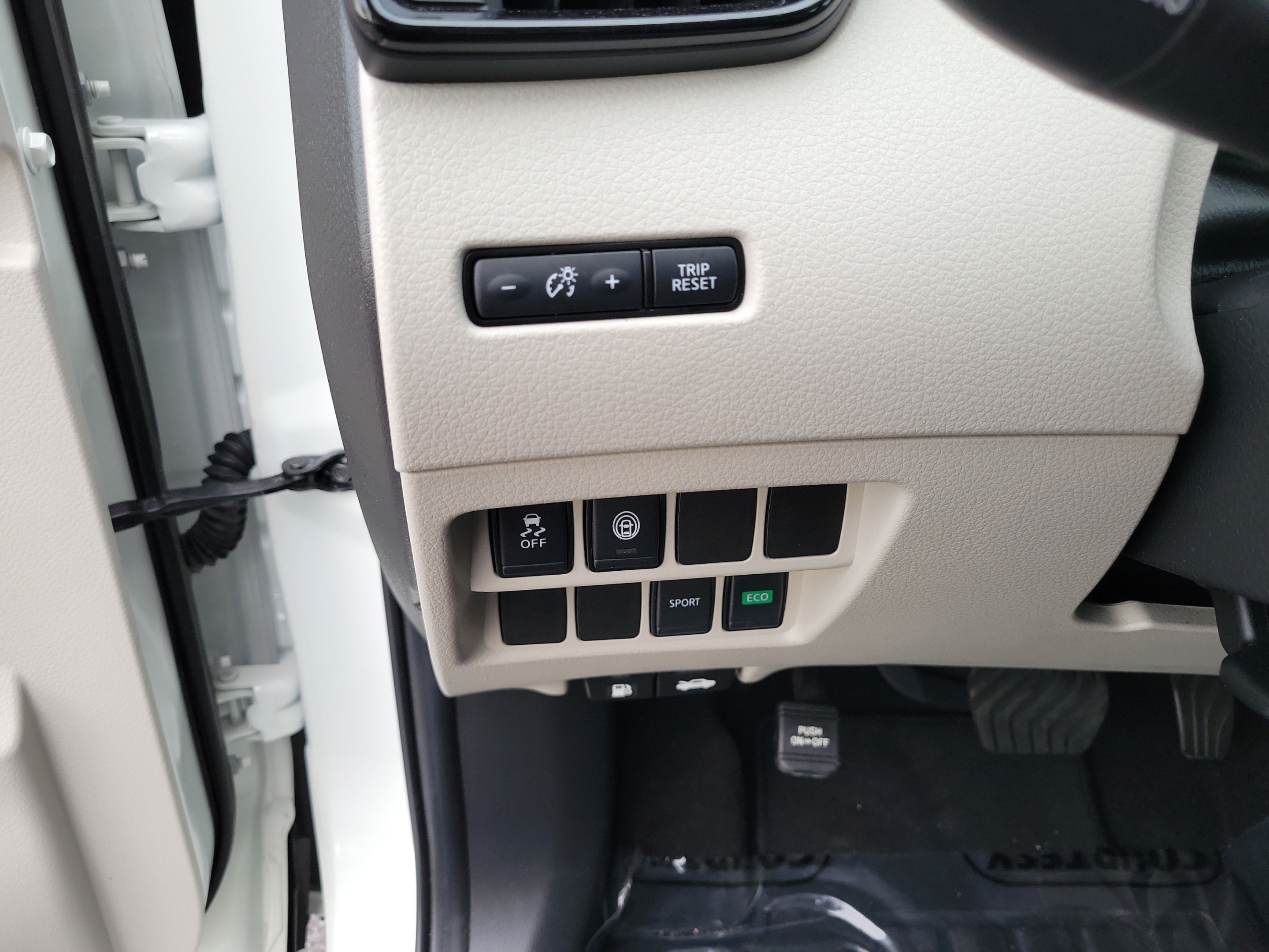Used 2020 Nissan Rogue Sport SV FWD image 37