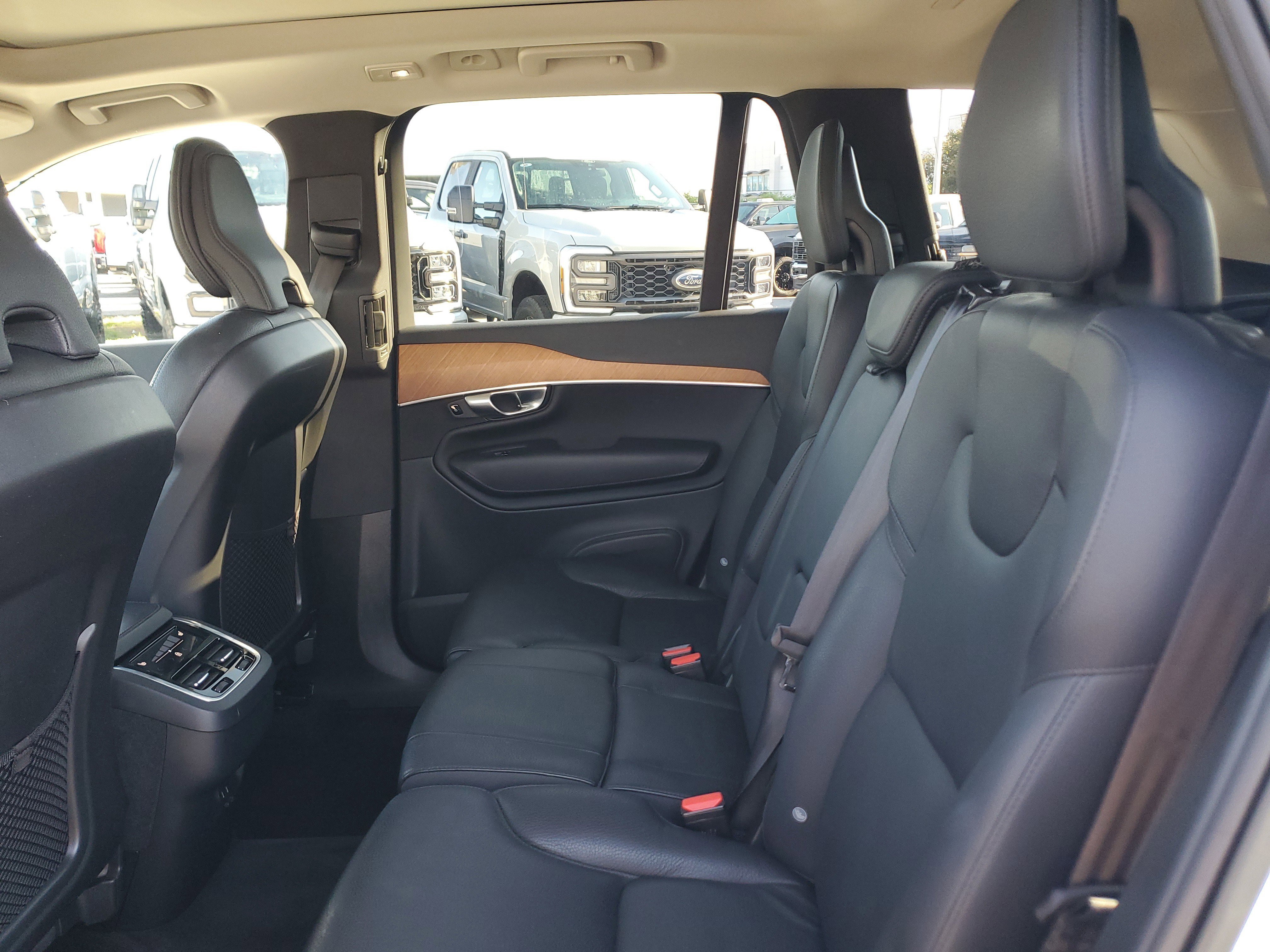 Used 2023 Volvo XC90 B6 Plus w/ Protection Package Premier image 14