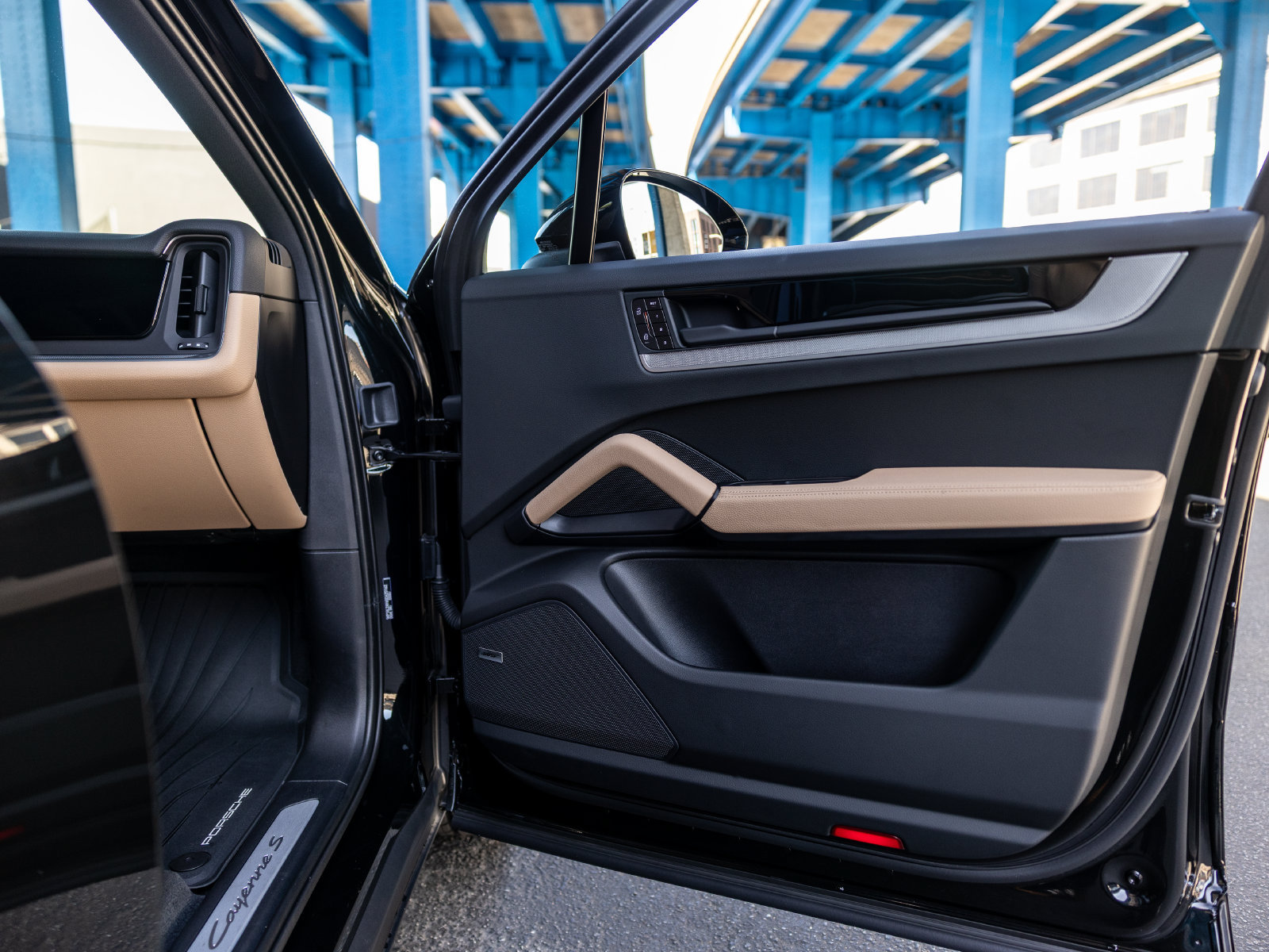 Certified 2025 Porsche Cayenne S w/ Premium Package Plus AWD/4WD image 41