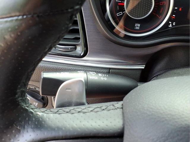 Used 2015 Dodge Challenger R/T Plus RWD image 20