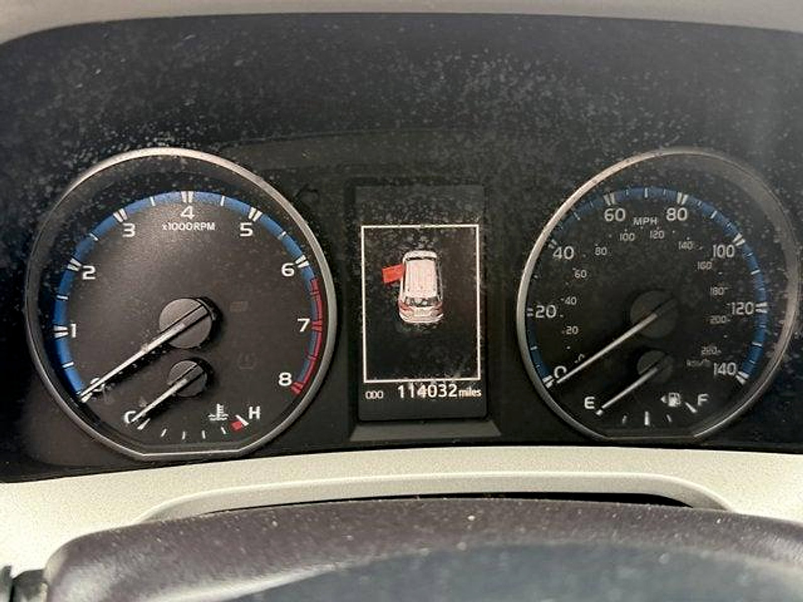 Used 2018 Toyota RAV4 LE FWD image 13