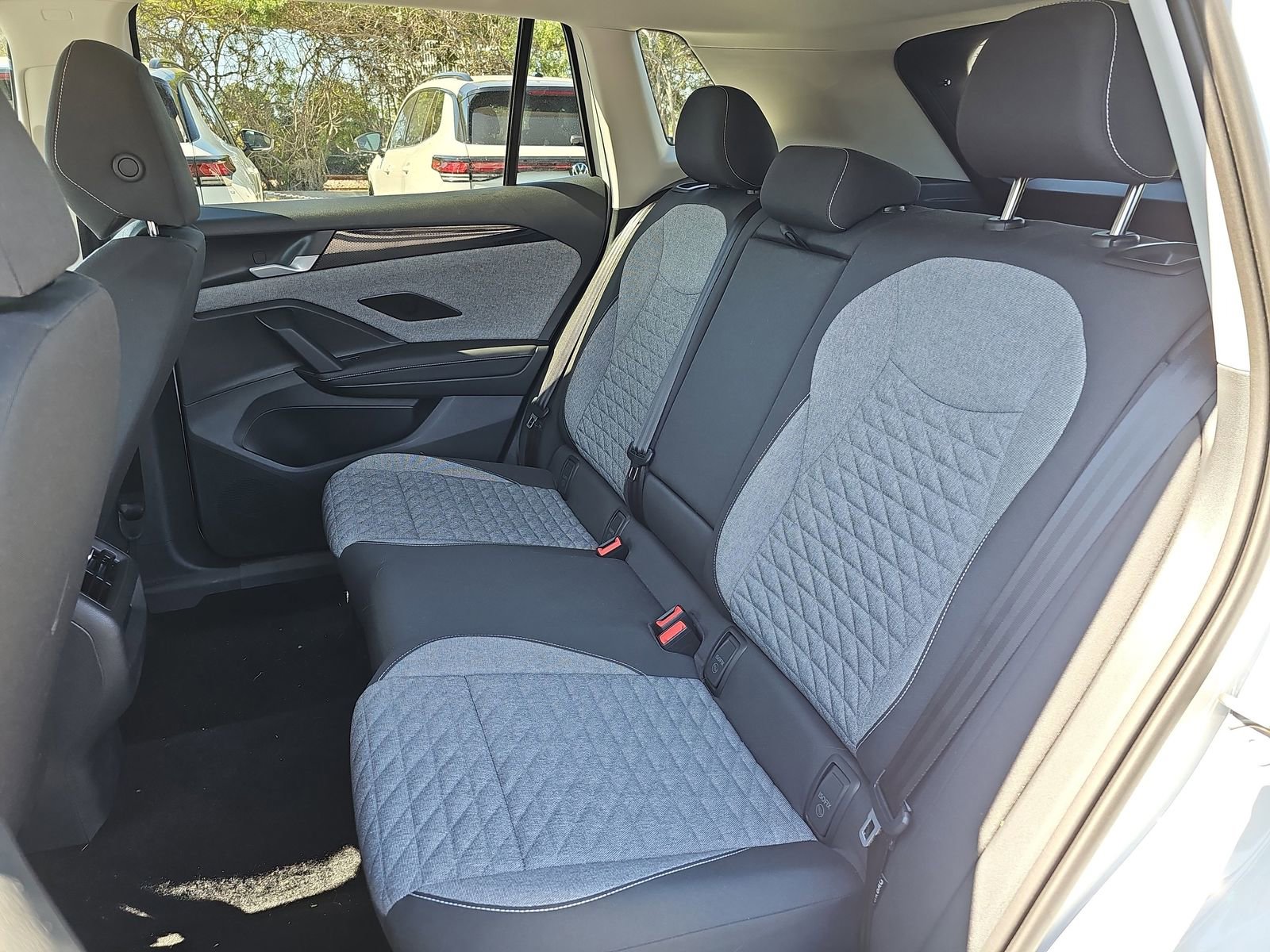Used 2025 Volkswagen Tiguan S image 15