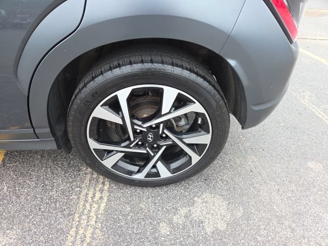 Used 2022 Hyundai Kona Limited FWD image 28