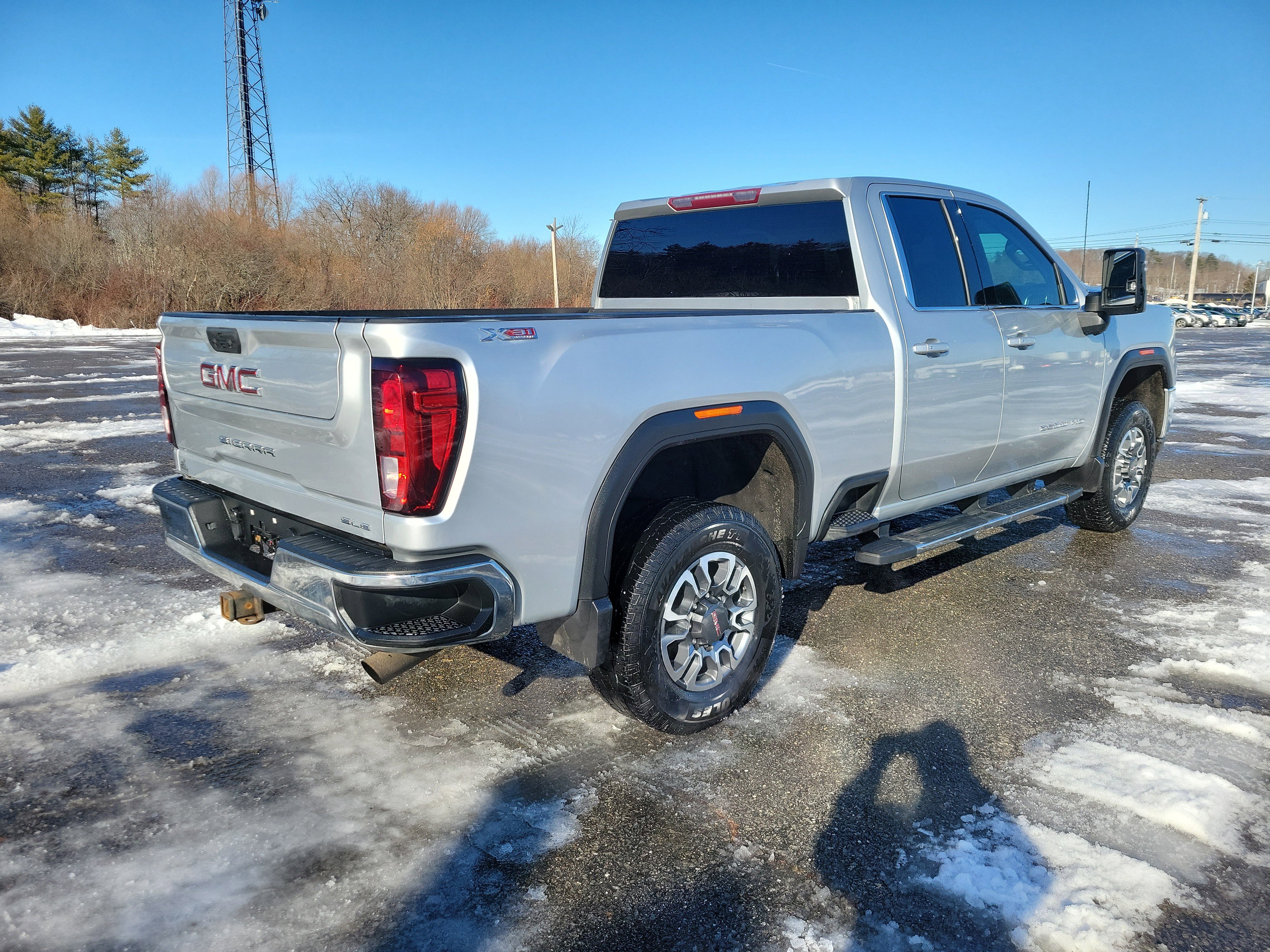 Used 2022 GMC Sierra 2500 SLE w/ SLE Value Package; image 5