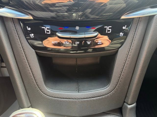 Used 2025 Cadillac XT6 Premium Luxury image 25