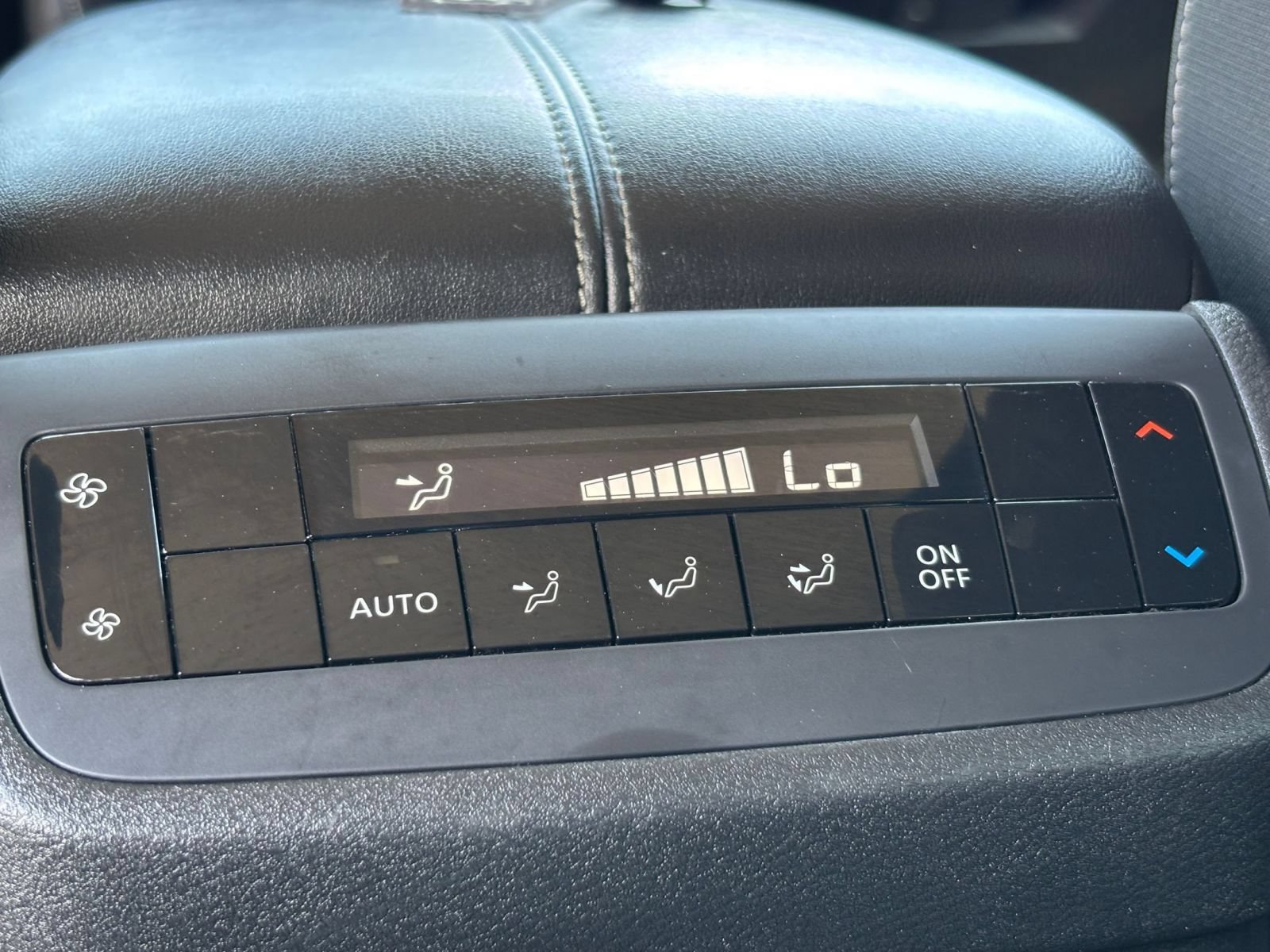 Used 2025 Nissan Pathfinder SV AWD/4WD image 20