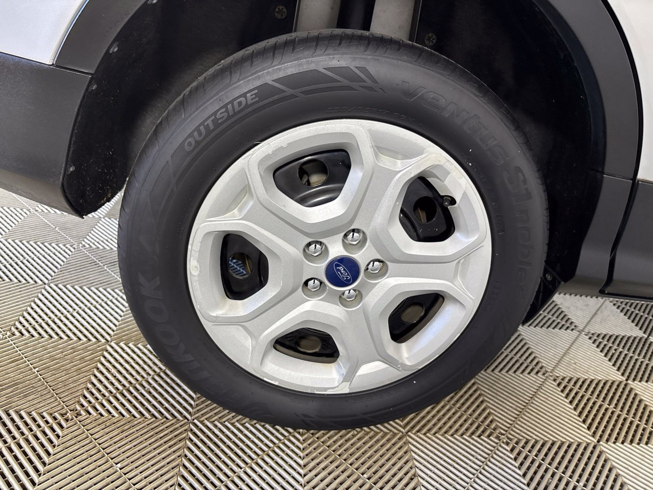 Used 2017 Ford Escape S FWD image 33