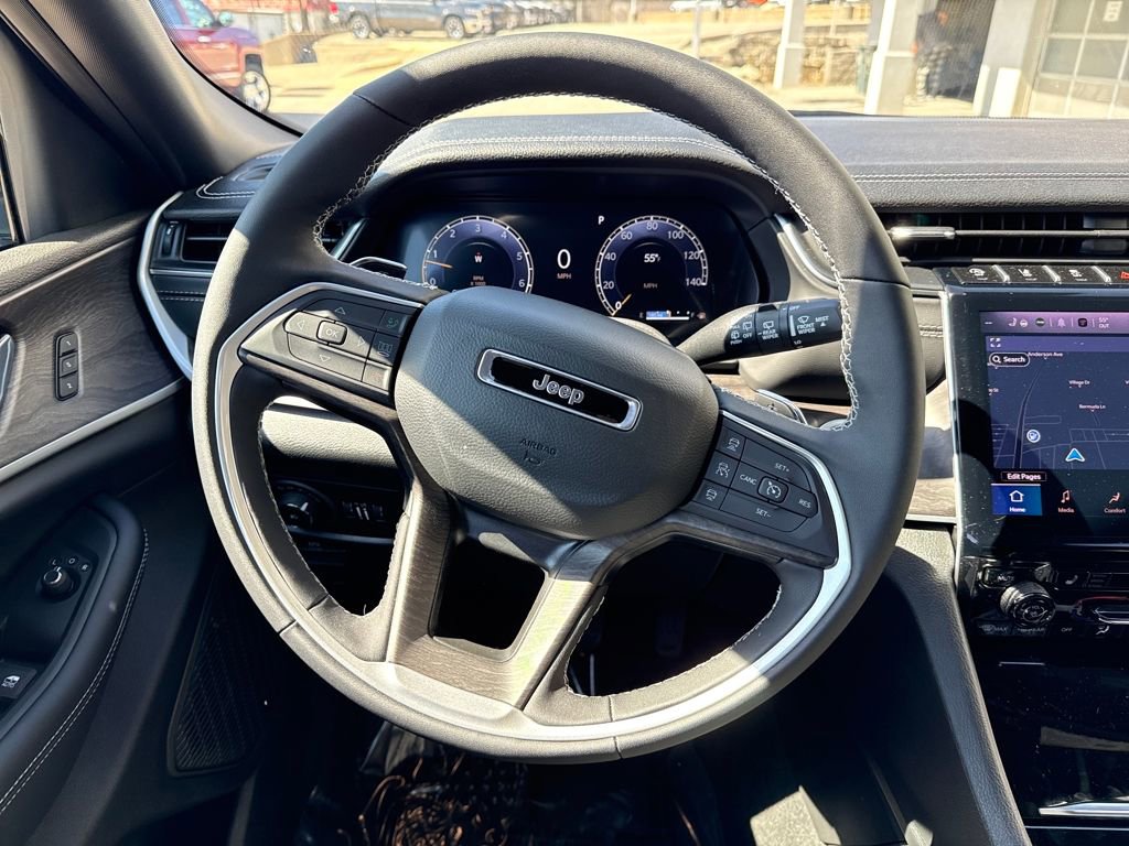 New 2025 Jeep Grand Cherokee L Limited w/ Black Appearance Package image 15