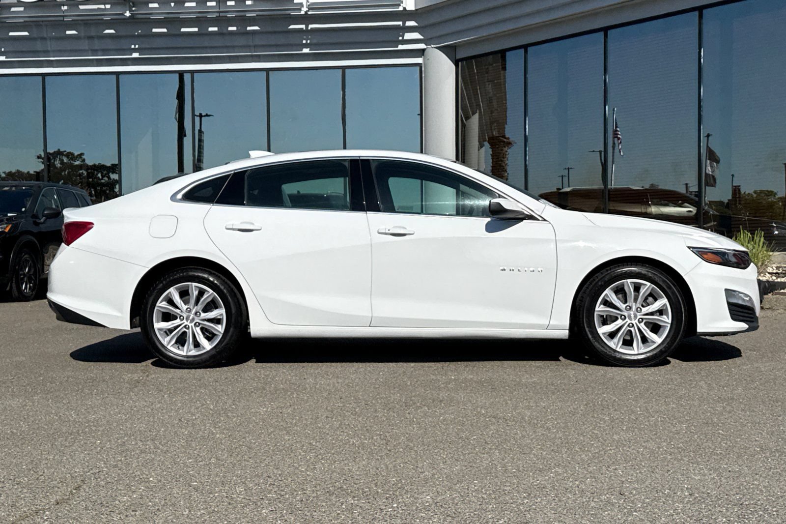 Used 2023 Chevrolet Malibu LT FWD image 3