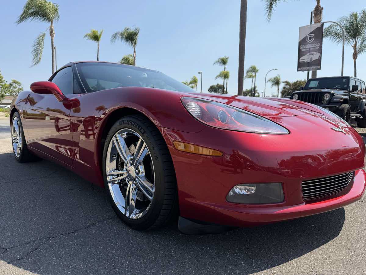 Used 2008 Chevrolet Corvette Coupe w/ Z51 Performance Package RWD image 11