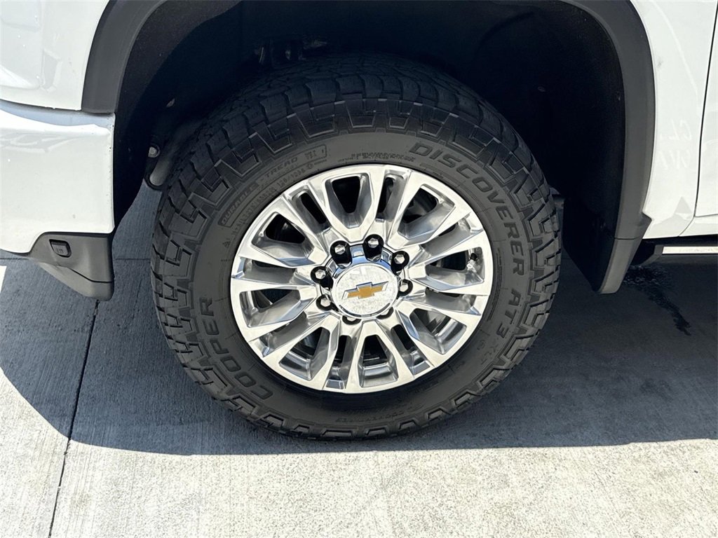 Used 2022 Chevrolet Silverado 3500 High Country image 33