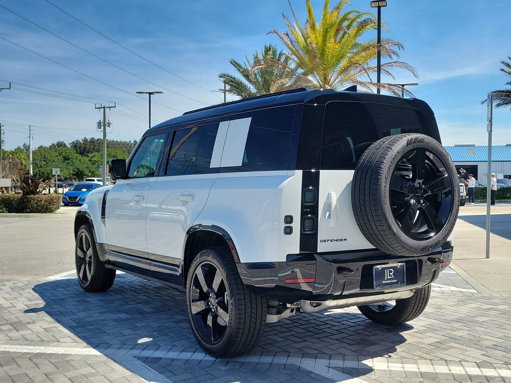 New 2026 Land Rover Defender 110 X-Dynamic SE AWD/4WD image 3
