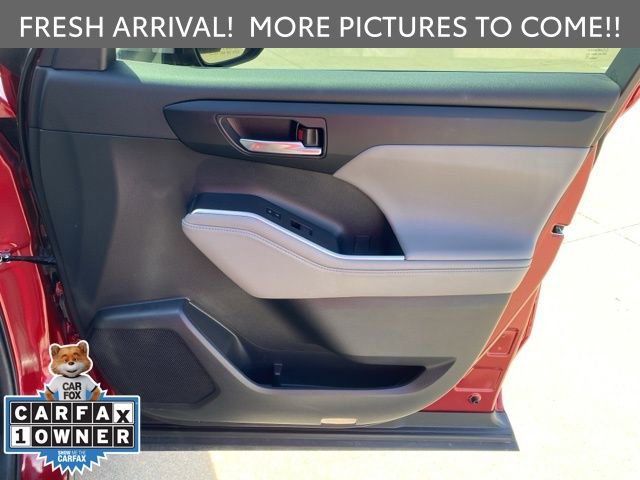 Used 2022 Toyota Highlander XLE image 19
