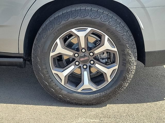 Used 2025 GMC Yukon AT4 Ultimate AWD/4WD image 10