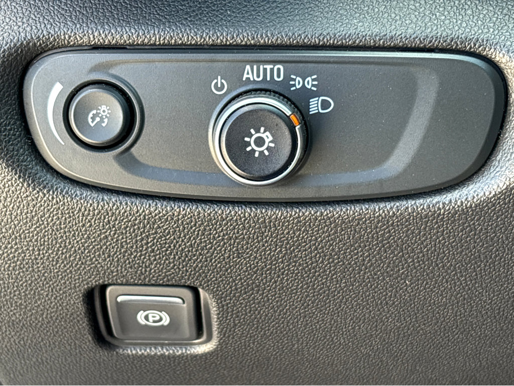 Used 2024 Chevrolet Blazer Premier w/ Driver Confidence II Package FWD image 10