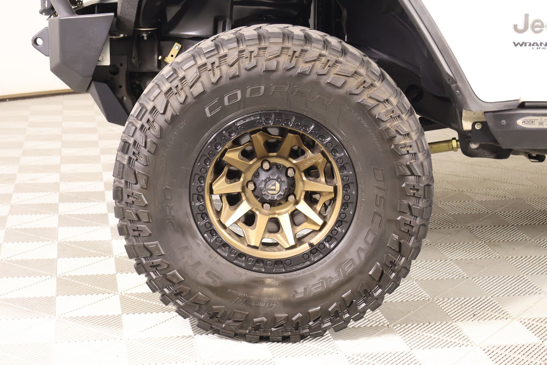 Used 2020 Jeep Wrangler Unlimited Sahara image 17