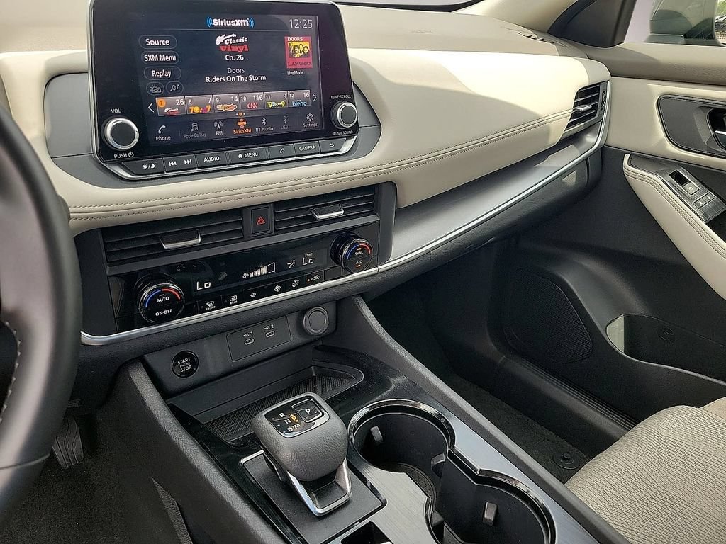 Used 2025 Nissan Rogue SV FWD image 20