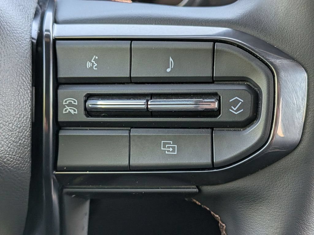 Used 2025 GMC Canyon AT4 AWD/4WD image 21