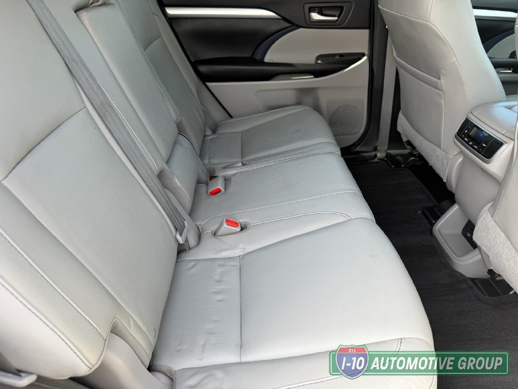 Used 2016 Toyota Highlander XLE AWD/4WD image 31