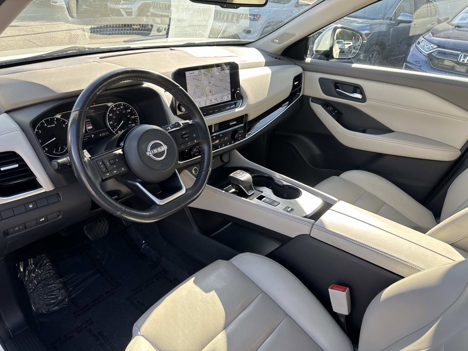 Used 2023 Nissan Rogue SL w/ SL Premium Package image 13