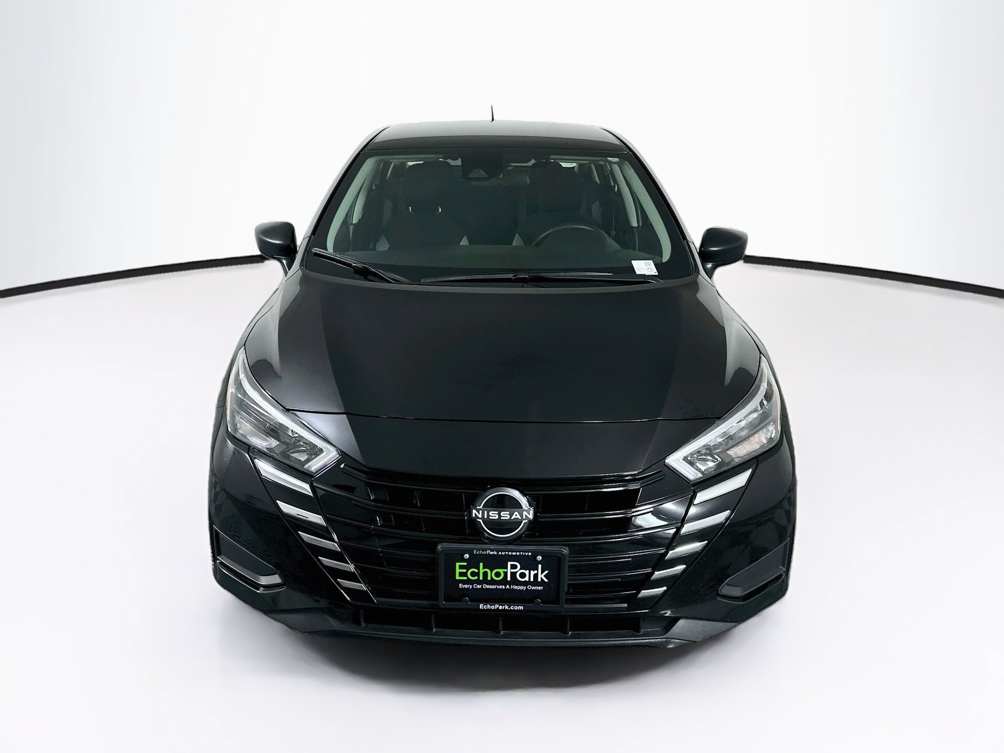 Used 2025 Nissan Versa S FWD image 2