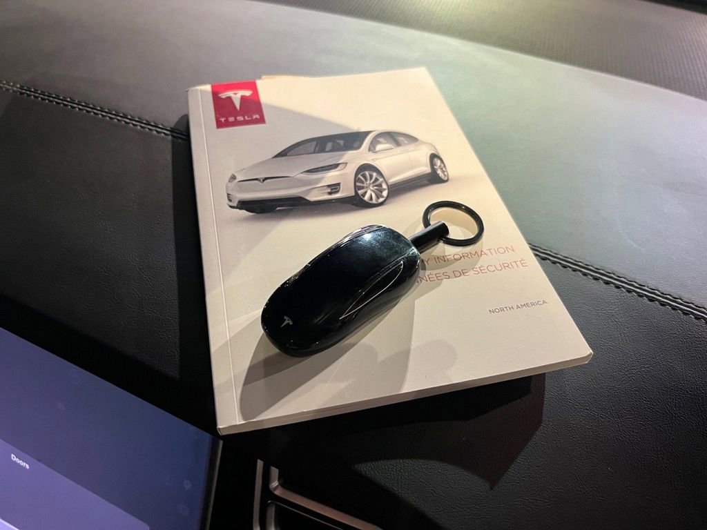 Used 2018 Tesla Model X 75D AWD/4WD image 39