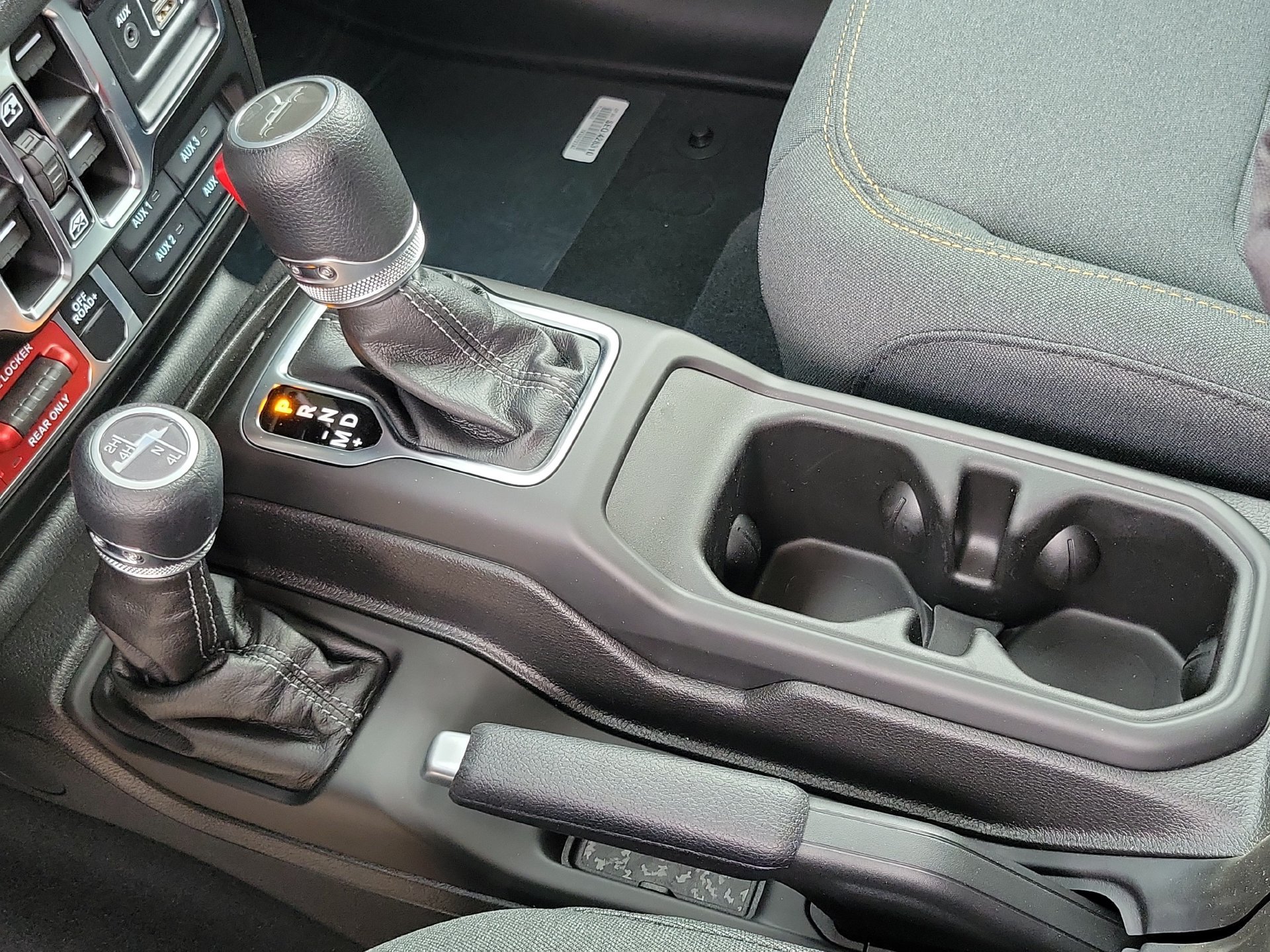 New 2026 Jeep Gladiator Sport AWD/4WD image 9