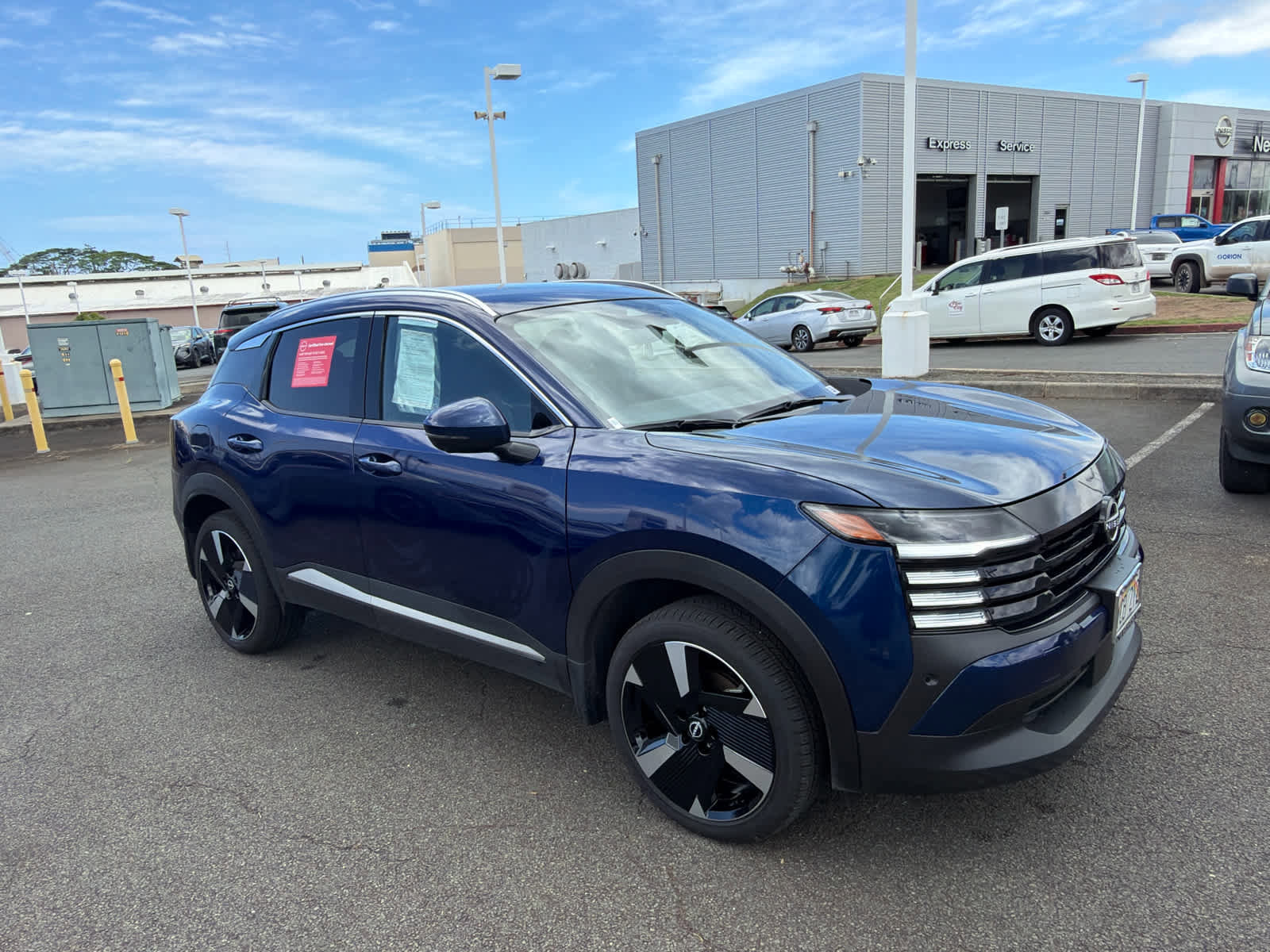 Used 2025 Nissan Kicks SR image 2