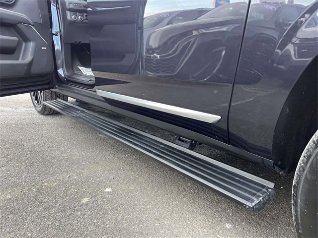 Used 2023 GMC Yukon XL Denali w/ Denali Reserve Package image 11