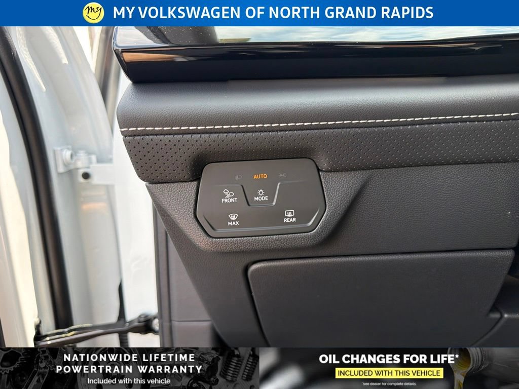 New 2026 Volkswagen Atlas SEL Premium R-Line AWD/4WD image 16