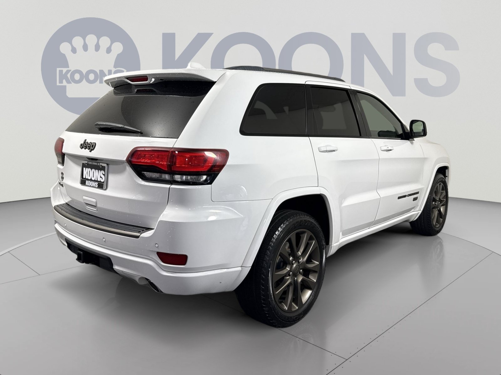 Used 2016 Jeep Grand Cherokee Limited 75th Anniversary AWD/4WD image 7