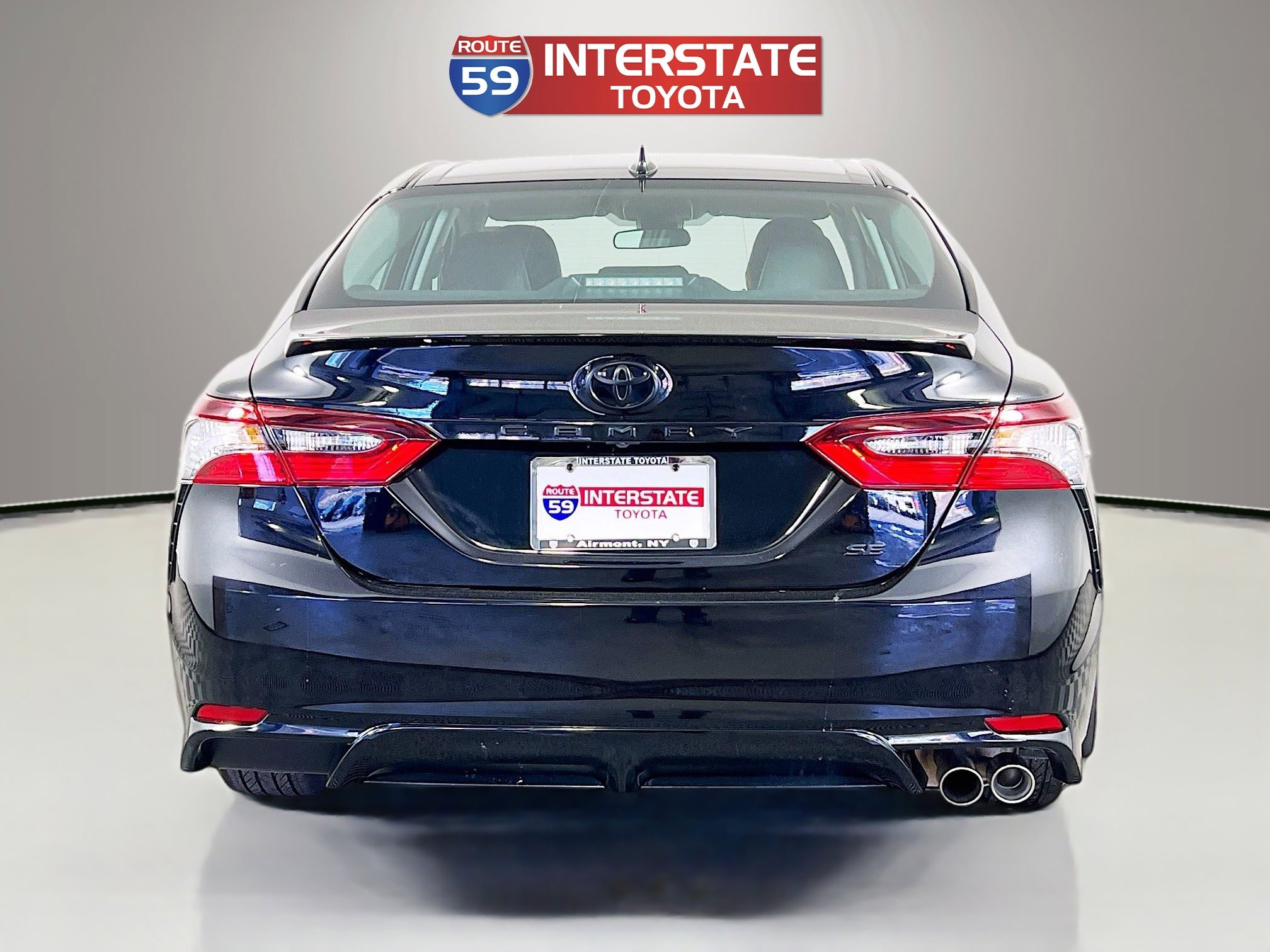 Used 2024 Toyota Camry SE image 6