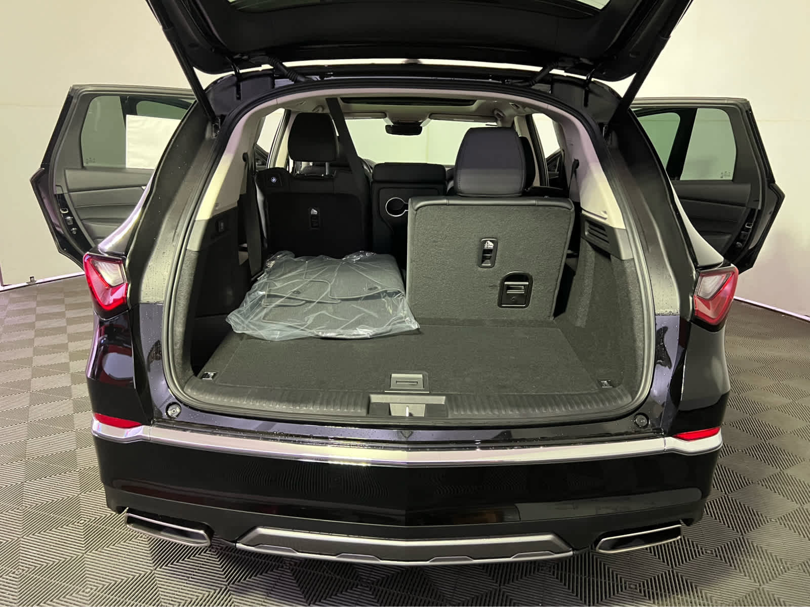 New 2026 Acura MDX SH-AWD image 17